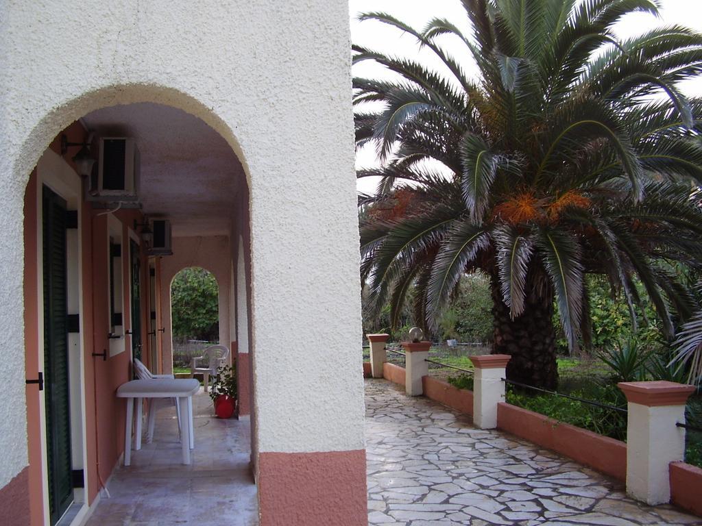 Dixtia Apartments Agios Georgios Pagon Cameră foto